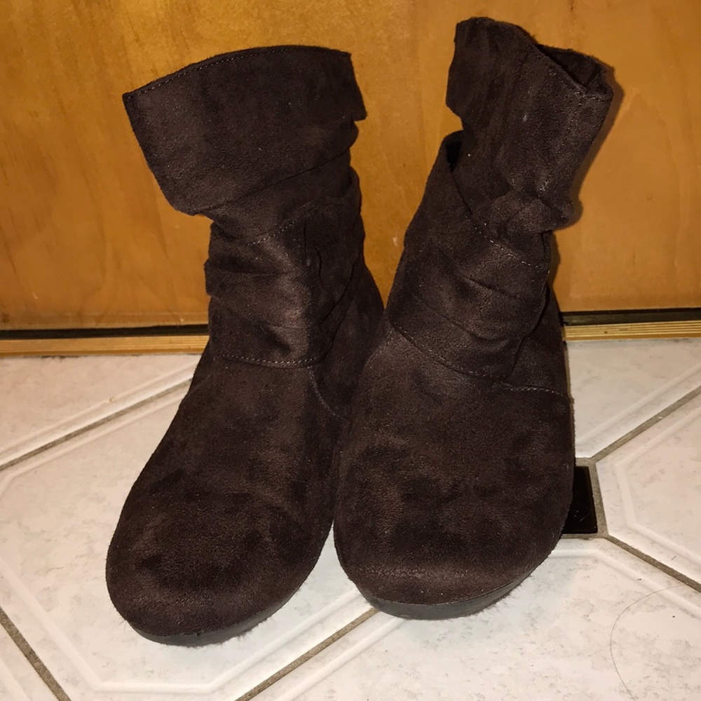 Brown boots size 7
